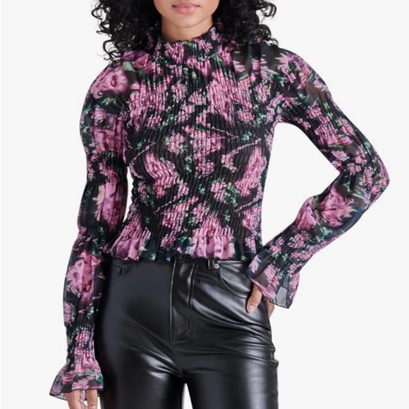 Steve Madden Crop Long Sleeve Presley Top Smocked Purple‎ Floral Womens Medium - Picture 1 of 10